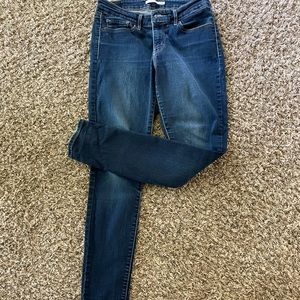 Levi’s 711 Skinny Jeans